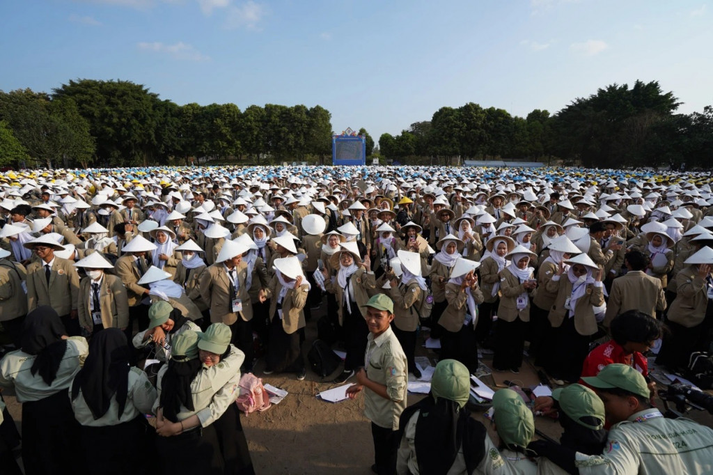 10.678 Maba UGM Rayakan Formasi Unik Tanpa Latihan di Selebrasi Sukses Penerimaan Mahasiswa Baru