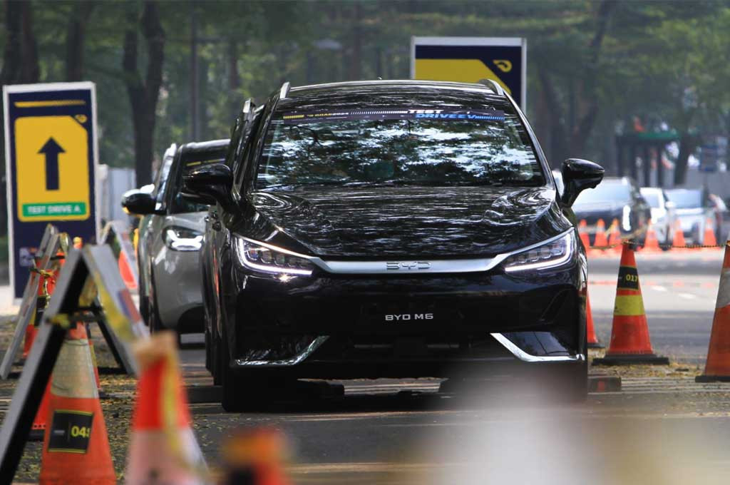 50 Persen dari 2.920 Unit Penjualan BYD di GIIAS 2024 Ternyata Adalah Model M6