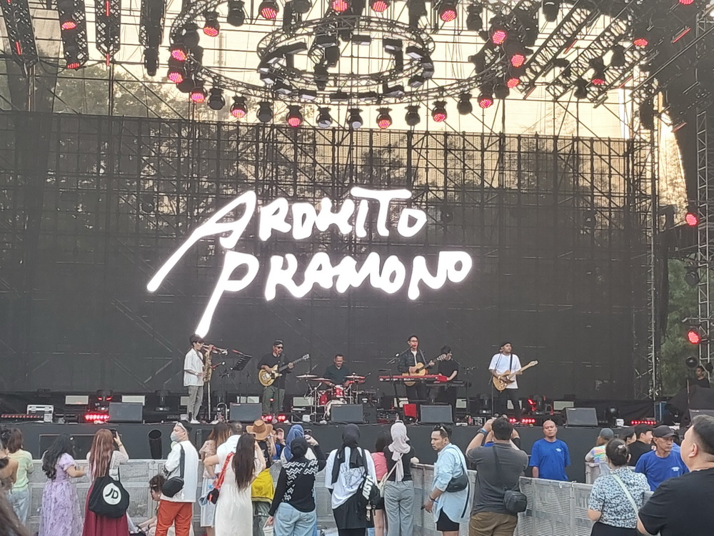 Ardhito Pramono Gebrak LaLaLa Festival Hari Pertama dengan Lagu 'I Feel Love'