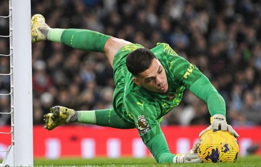 Ederson Putuskan Bertahan di City, Janji Tawarkan Penampilan Terbaik Musim Depan