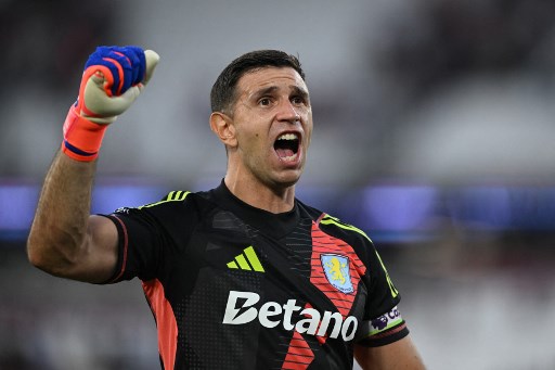 Emiliano Martinez Perpanjang Kontrak Bersama Aston Villa Hingga 2029