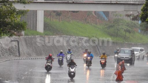 Indonesia Masih Diguyur Hujan Deras, Meski Sudah Masuk Musim Kemarau Selama 3 Hari