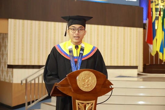 Kisah Inspiratif I Gede Wahyudi: Penerima KIP-K Jadi Wisudawan Terbaik FKH Unair