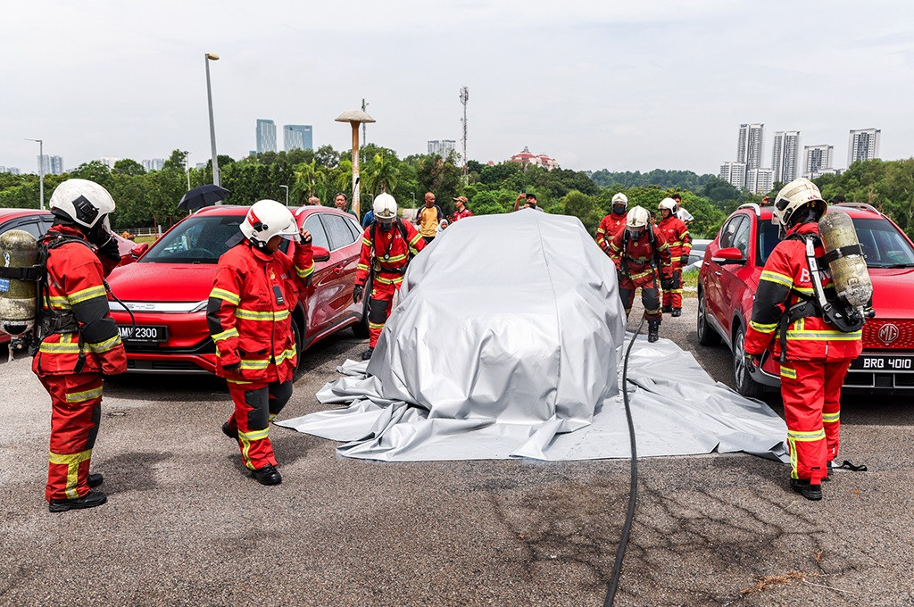 Malaysia Punya Selimut Pemadam Kebakaran, Inovasi yang Bisa Dicontoh untuk Mitigasi Risiko Kebakaran