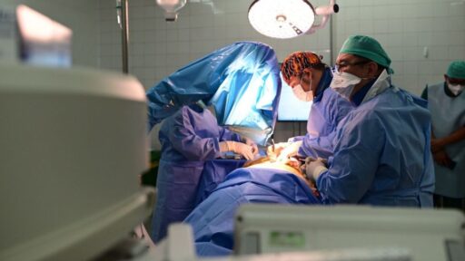 Mengenal Deep Brain Stimulation: Solusi Tingkatkan Kualitas Hidup Pasien Parkinson