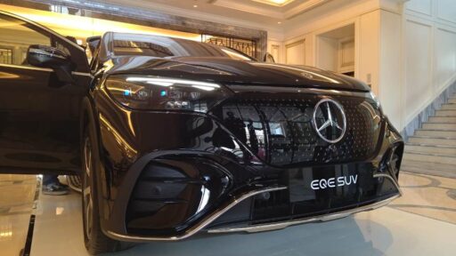 Mercedes-Benz Kirim 16 Unit Mobil Listrik ke IKN untuk Rayakan HUT ke-79 RI