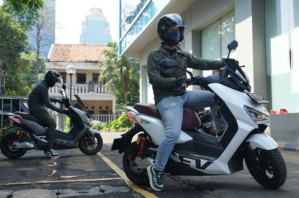 Motor Listrik Ini Kian Agresif Gelar Roadshow dan Test Ride di Berbagai Kota