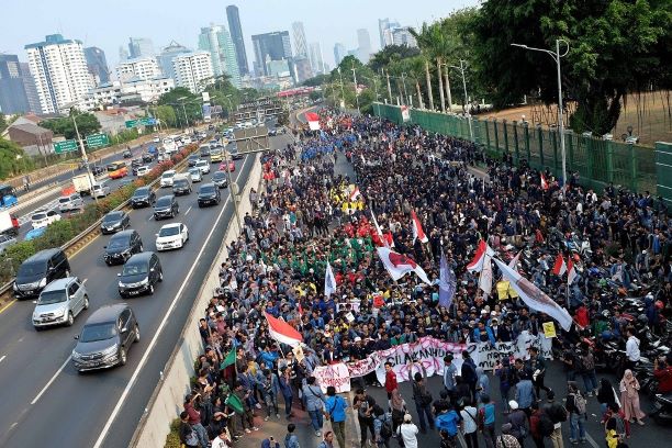 Pemimpin Negara Ini Kehilangan Fokus di Luar Negeri Saat Demo Besar Guncang Tanah Air