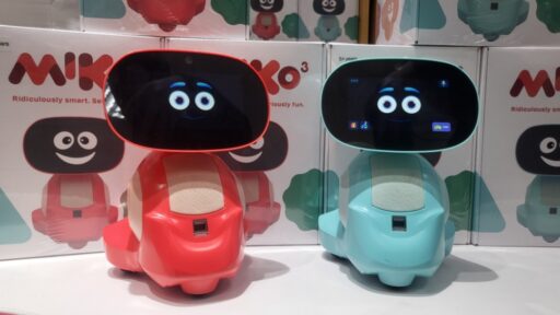 Atasi Dampak Negatif Gadget, Anak Kini Bisa Belajar dan Bermain dengan Robot AI