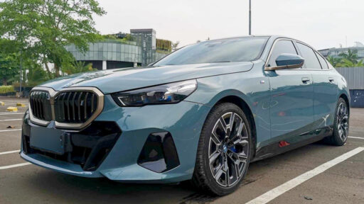 BMW i5 Hadir dengan Fitur Canggih yang Memanjakan Pengemudi dan Tingkatkan Pengalaman Berkendara