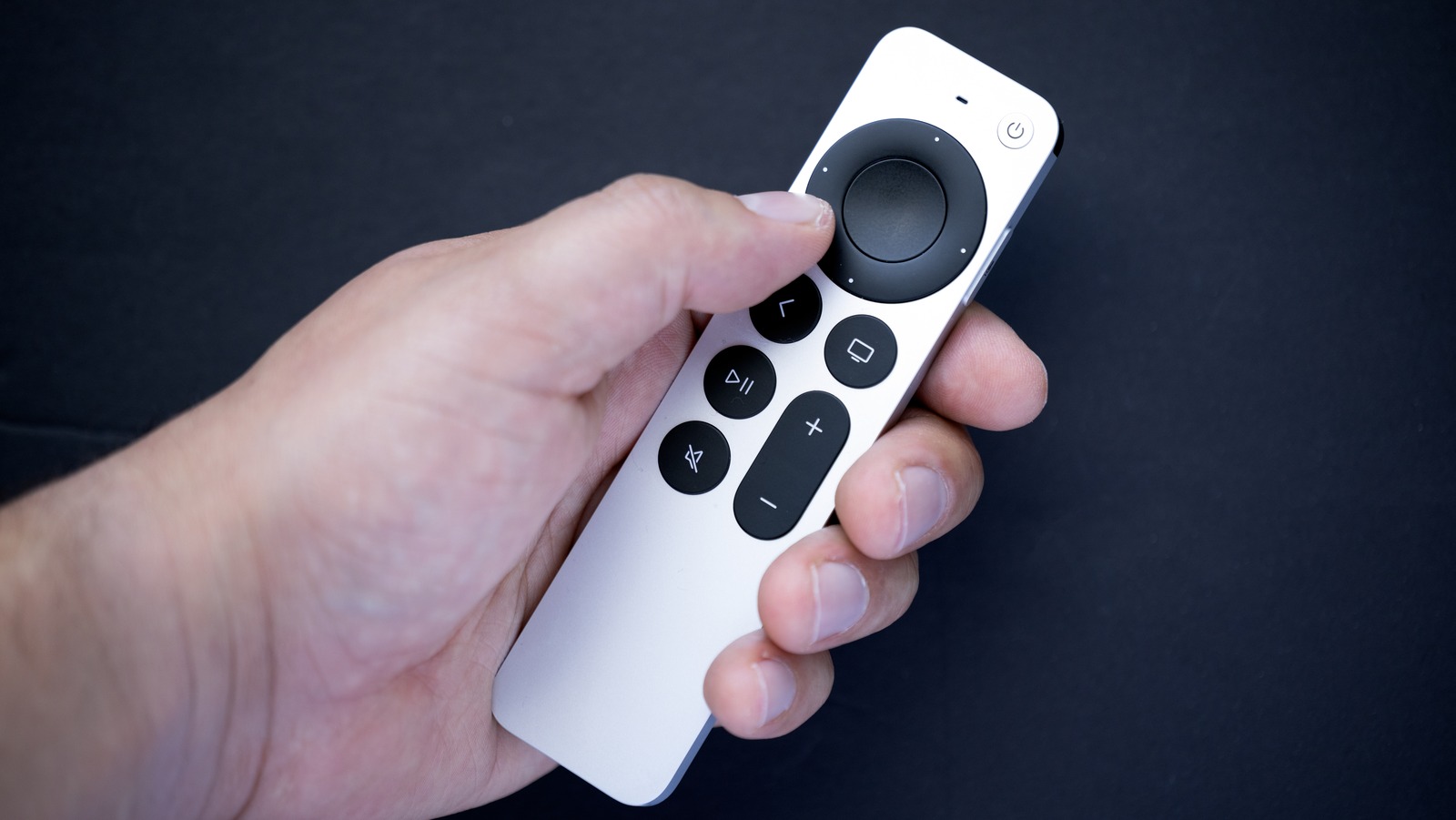 Bagaimana Cara Mengetahui Apakah Remote Apple TV Anda Sedang Mengisi Daya?