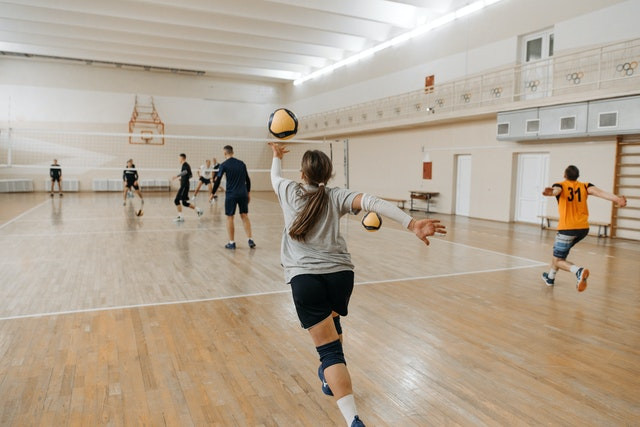 Dari Voli Hingga Sepak Takraw: Ragam Olahraga Tradisional dan Modern di Indonesia