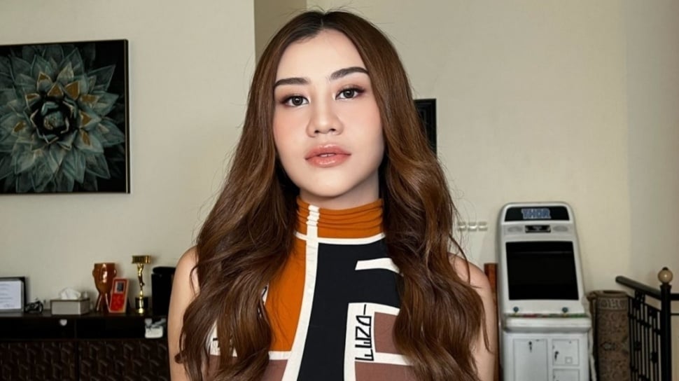 Elegan dan Berkelas! Intip Persiapan Pemotretan Aaliyah Massaid untuk Fendi yang Memukau