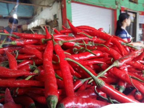 Harga Daging Ayam dan Cabai Rawit Merah Melonjak, Konsumen Mulai Kekurangan Stok