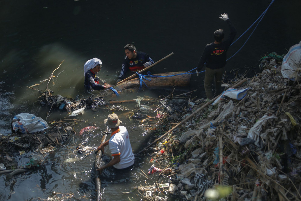 Masyarakat Diajak Peduli Lingkungan: Aksi Bersih Sungai Demi Keberlanjutan Ekosistem