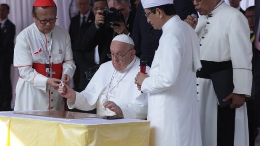 Paus Fransiskus Hidup dengan Satu Paru: Bisakah Ia Melanjutkan Hidup Normal?