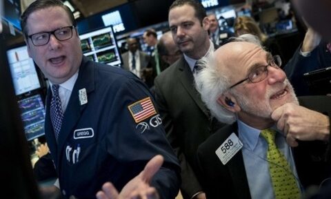 Suku Bunga The Fed Turun, Wall Street Terperosok Akibat Sentimen Pasar yang Negatif