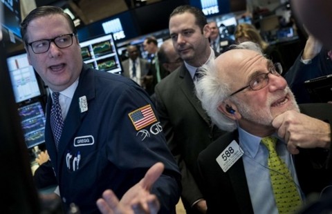 Suku Bunga The Fed Turun, Wall Street Terperosok Akibat Sentimen Pasar yang Negatif