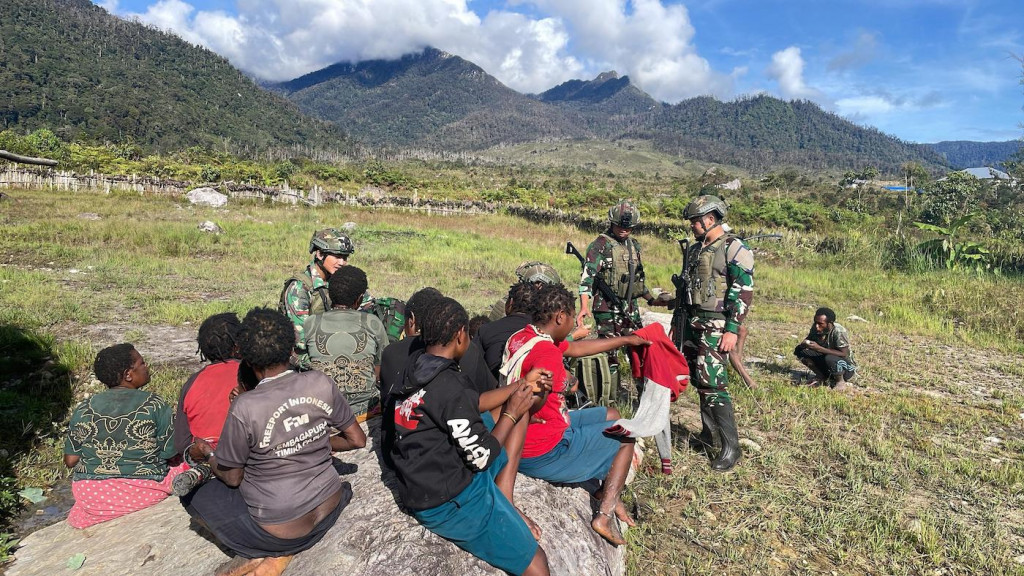 TNI Lakukan Pendekatan Humanis di Papua: Begini Strategi dan Dampaknya bagi Masyarakat