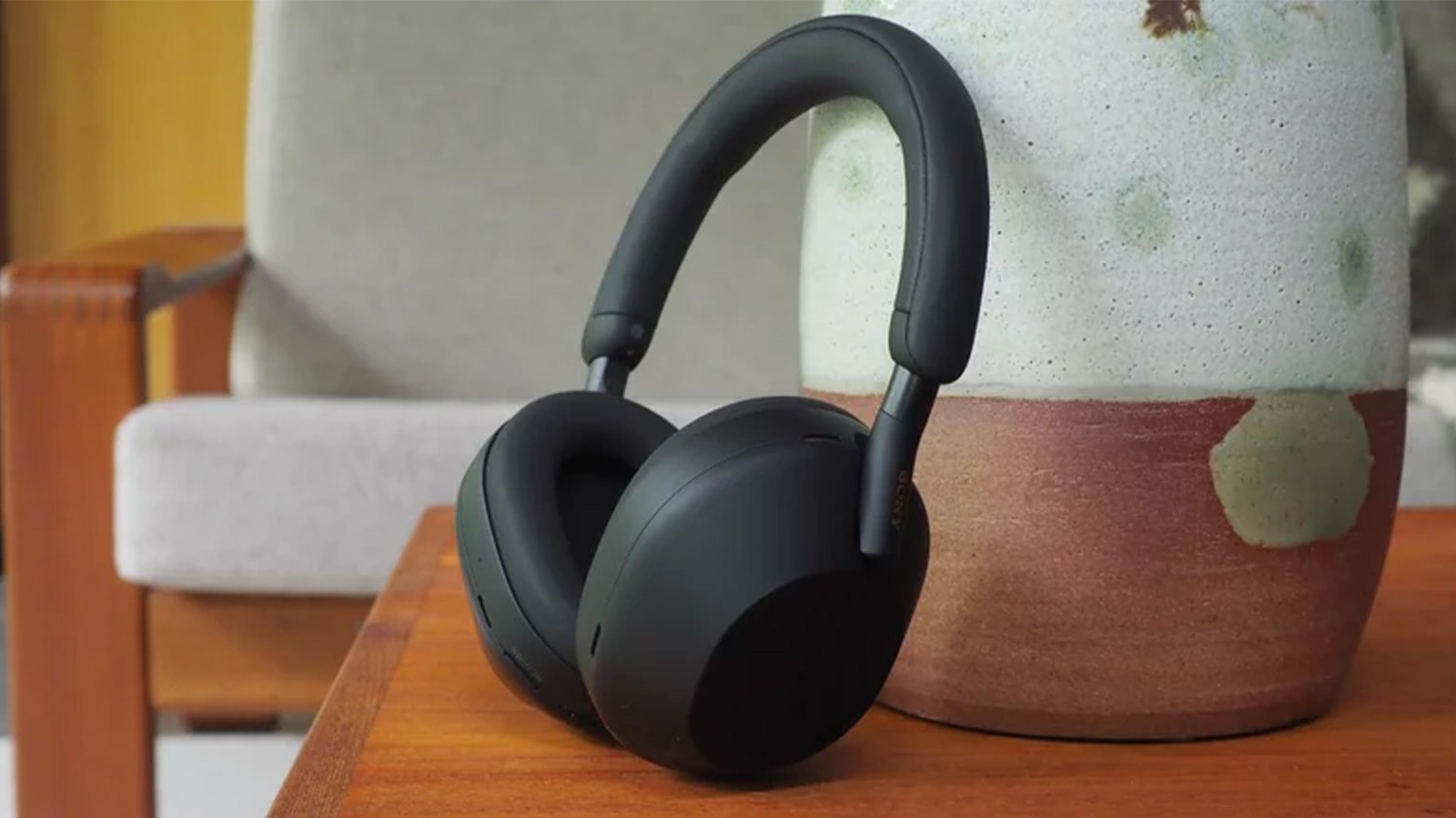 10 Headphone Over Ear Terbaik yang Bisa Anda Beli, Peringkat Terkini!