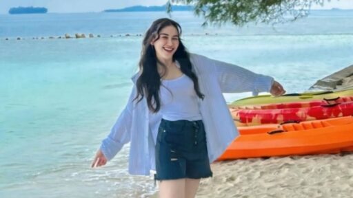 Ayu Ting Ting Unjuk OOTD 'Berani' di Liburan Pulau Pribadi, Netizen Respons: Masih Sopan!