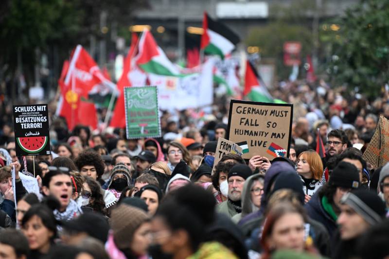 Demo Satu Tahun Perang Gaza: Ribuan Desak Gencatan Senjata di Berbagai Negara