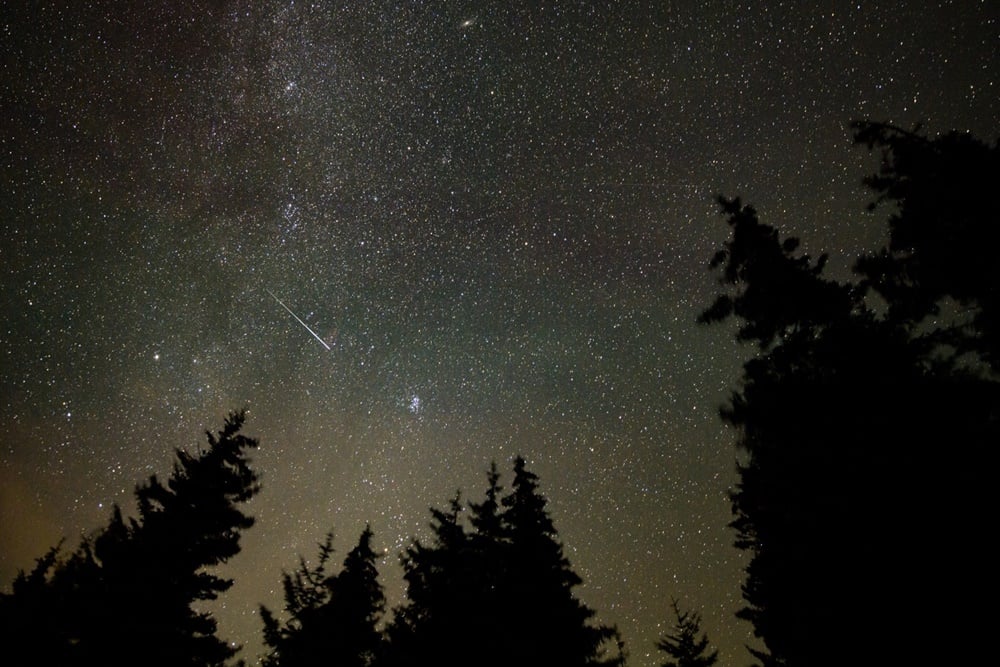 Hujan Meteor Orionids Malam Ini, Bisa Disaksikan Tanpa Alat Tambahan!