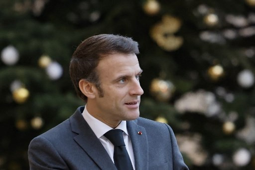 Macron Imbau Israel Hentikan Penerimaan Pasokan Senjata di Tengah Ketegangan Global