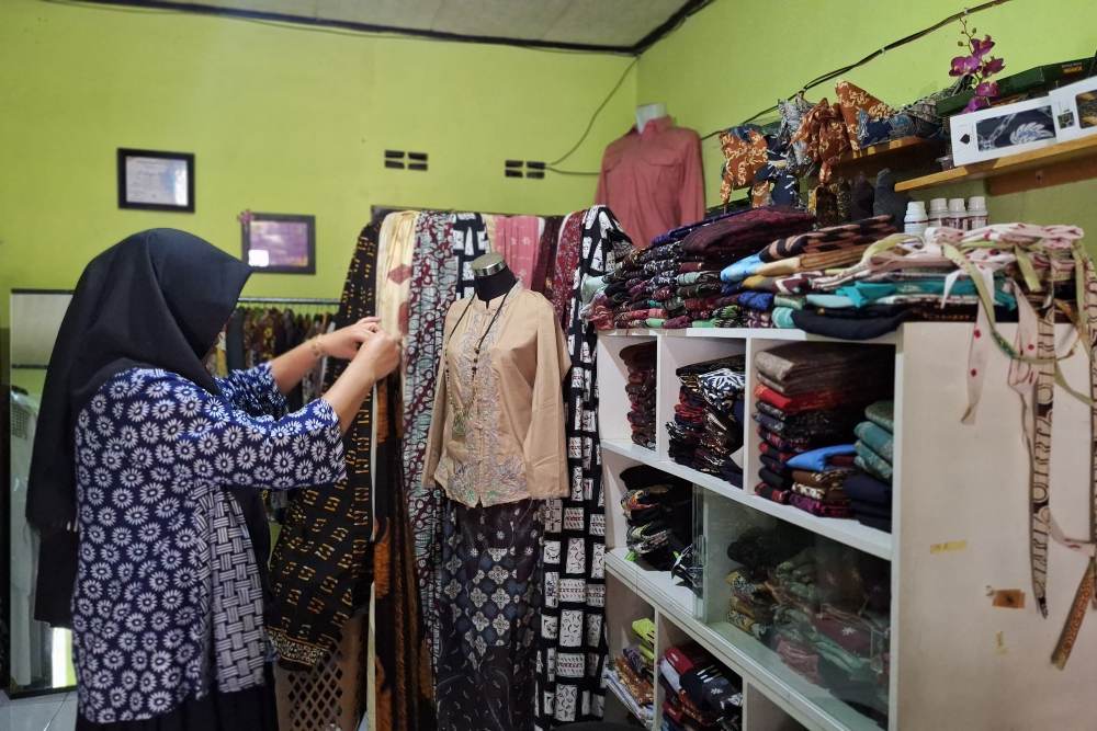 Menilik Eksistensi Batik Sumedang yang Mulai Berkembang di Tengah Modernisasi