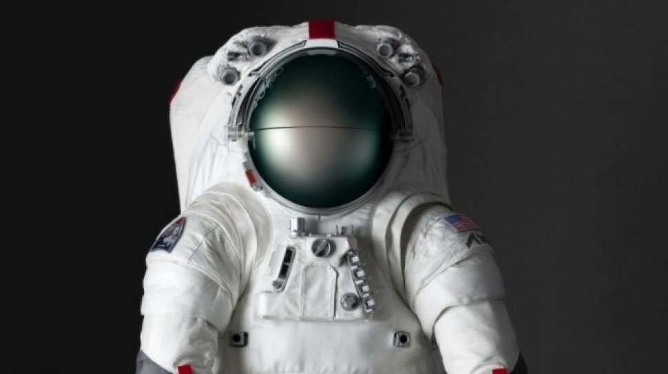 Misi NASA ke Bulan: Baju Astronot Karya Prada Siap Temani Penjelajah Angkasa