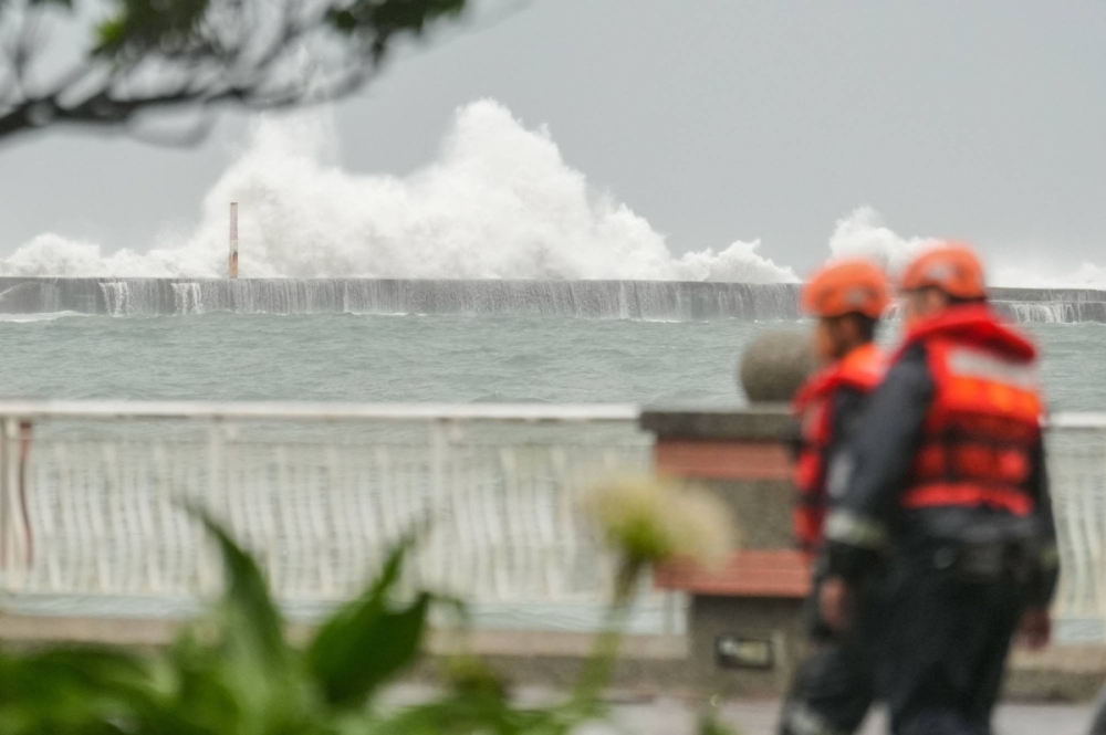 Topan Krathon Mengancam: Taiwan Tutup Sekolah dan Perkantoran untuk Keamanan Warga