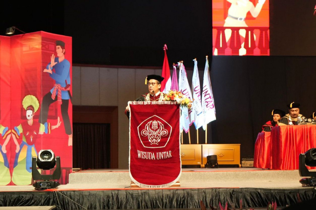 Wisuda Untar: Lulusan Perguruan Tinggi Harus Tetap Relevan dengan Perkembangan Zaman